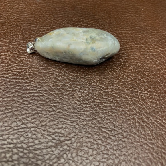 Quartz rock pendent - Picture 3 of 3
